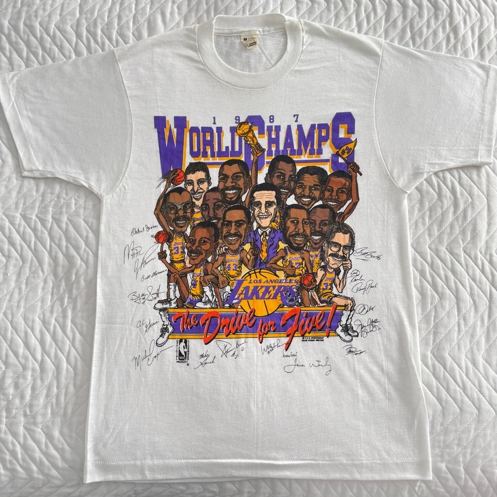 Vintage LA Lakers 1987 The Drive For Five Graphic Tee Medium NBA